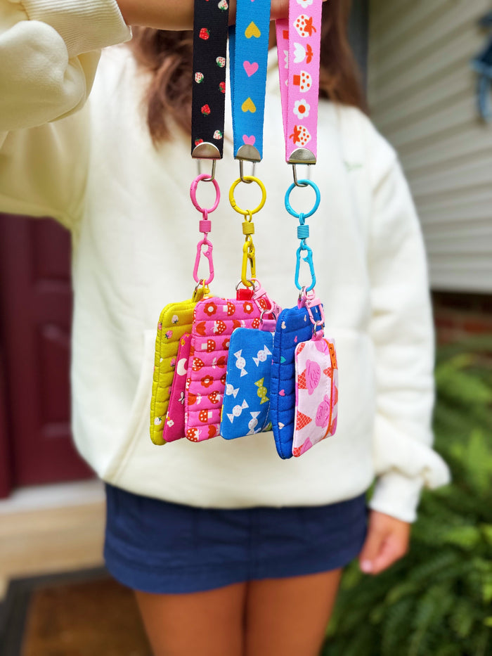 grab and go zipper bag hanging